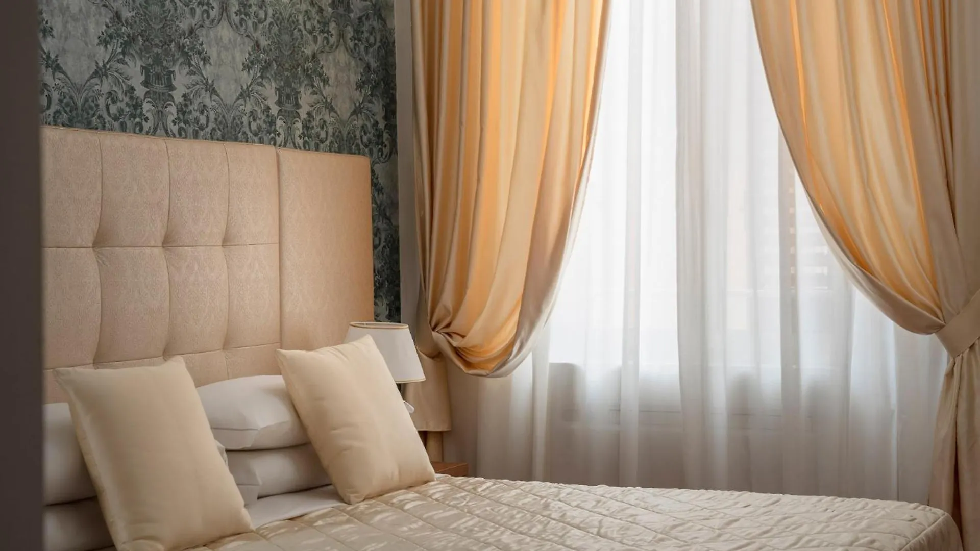 Albergo Rossini 1936 Bologna 4*,  Italien